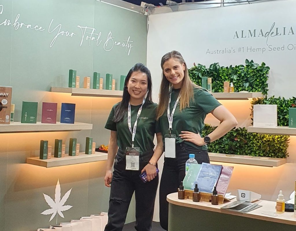 almadelia-expo-staff