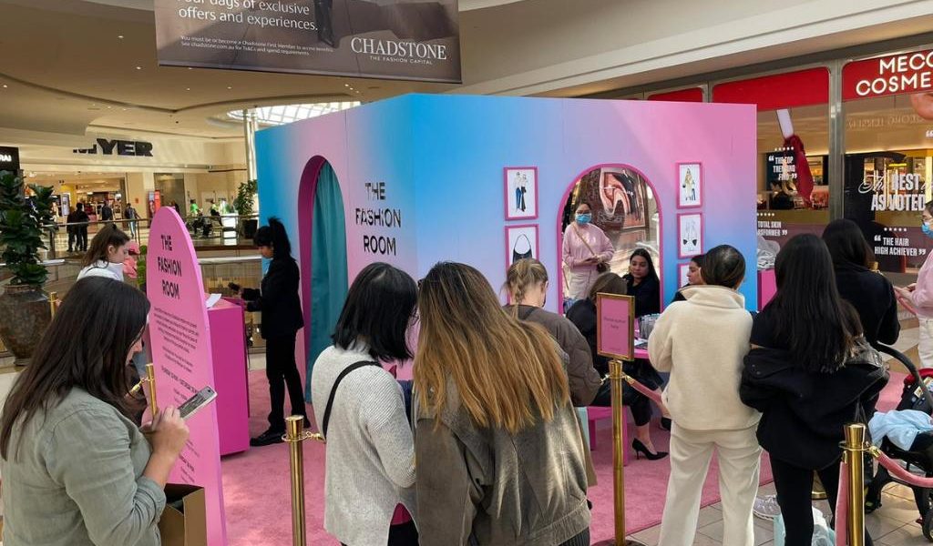 mlb-shopping-centre-activation-staff